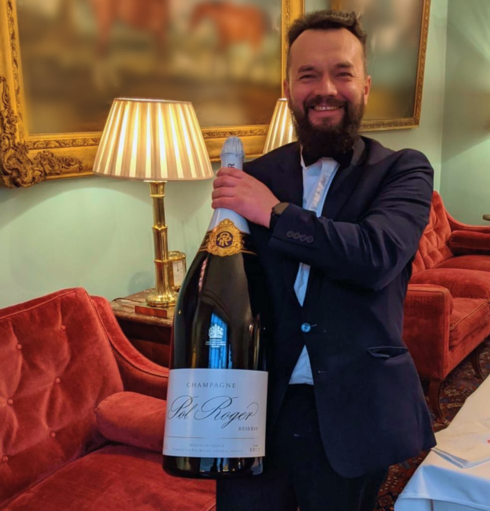 Head sommelier St James Private members club London - Whites