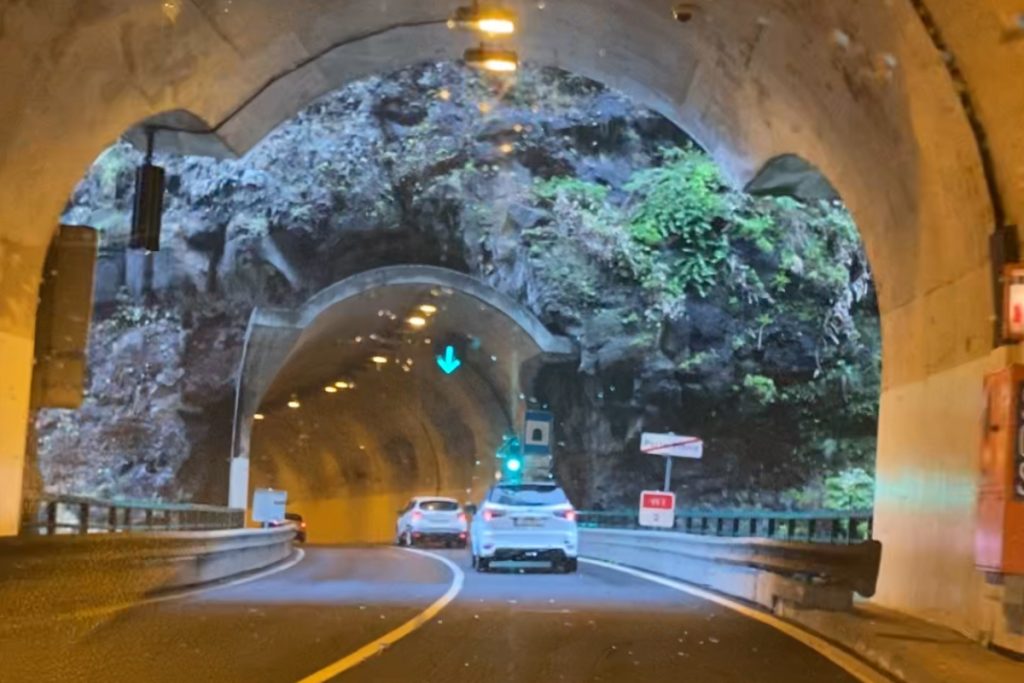 tunel between porto moniz and sao vicente - Ribeira do Inferno